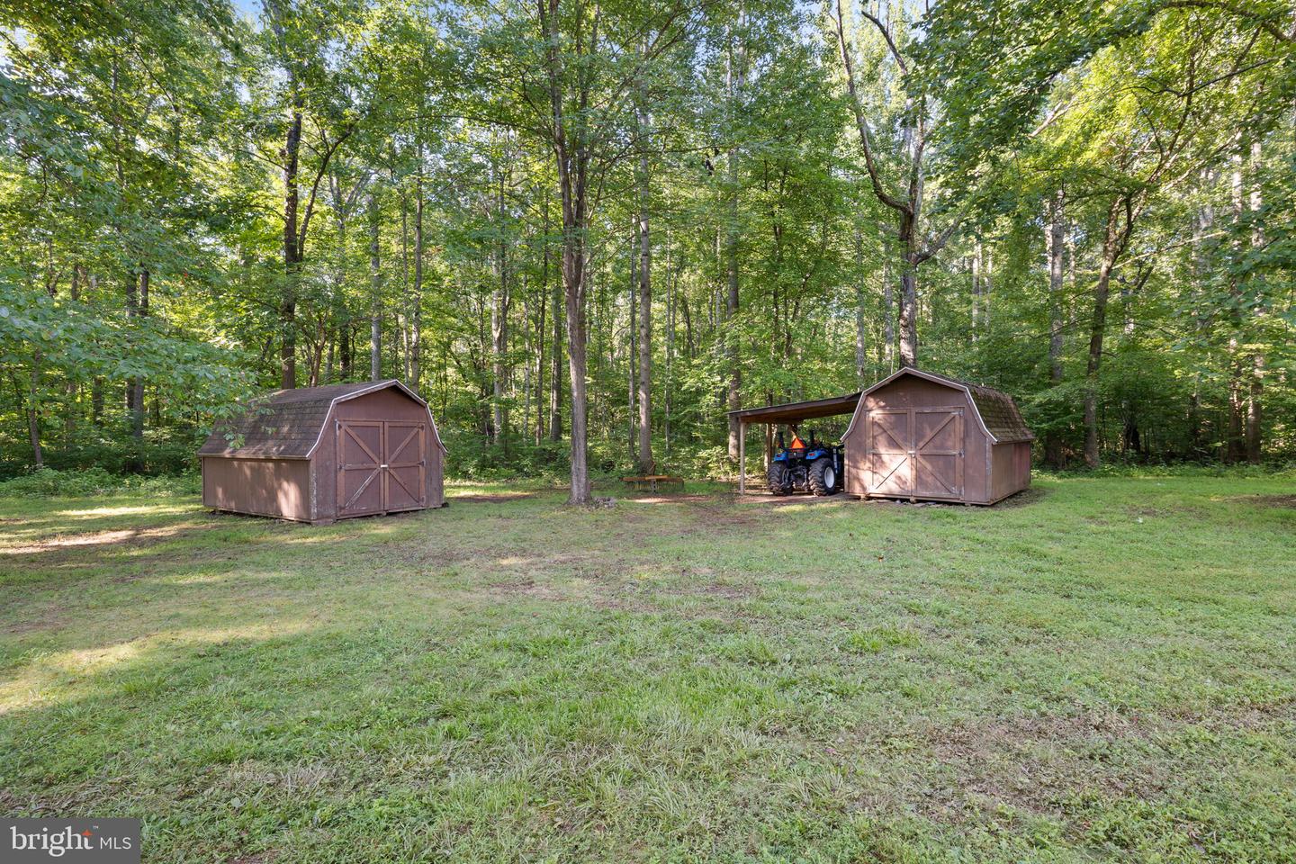 8297 Squires Ln Property Photo 4