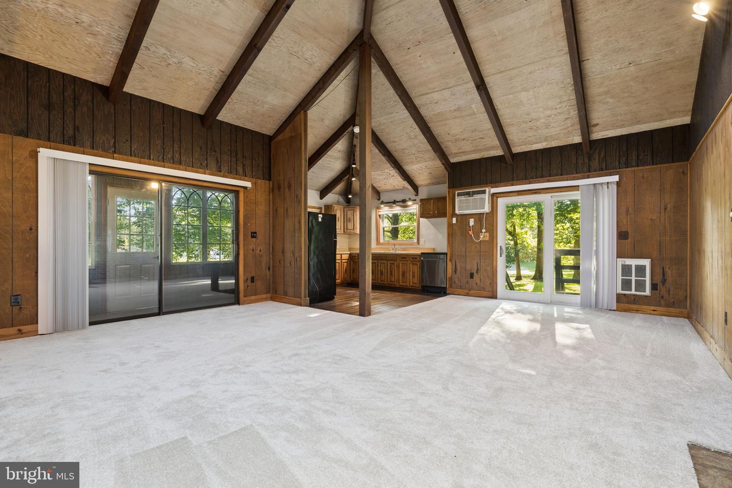 8297 Squires Ln Property Photo 10