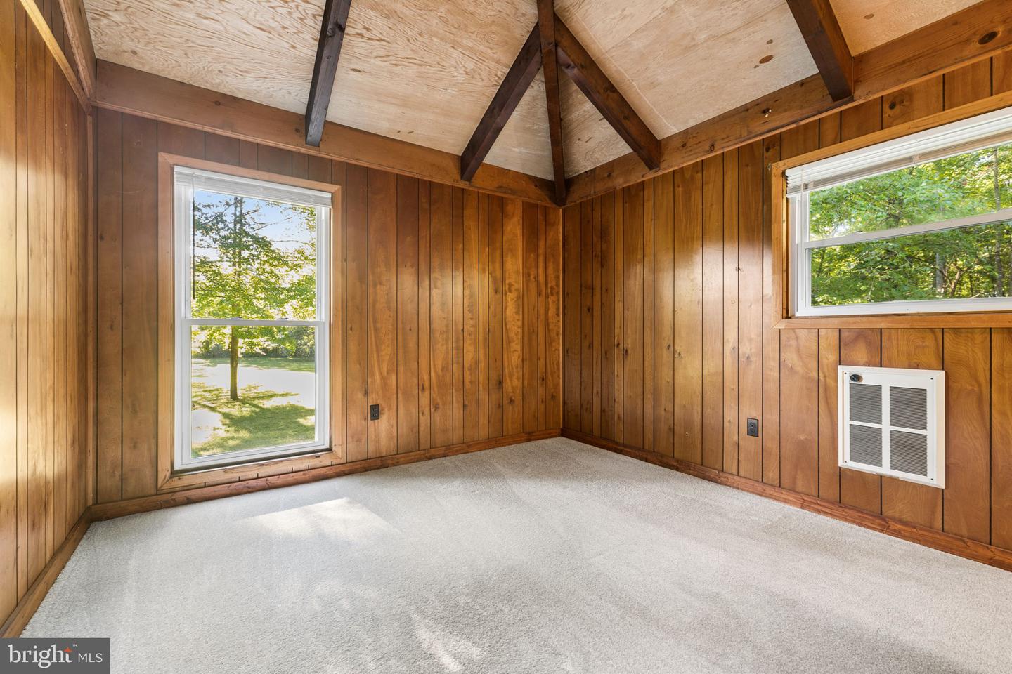 8297 Squires Ln Property Photo 14