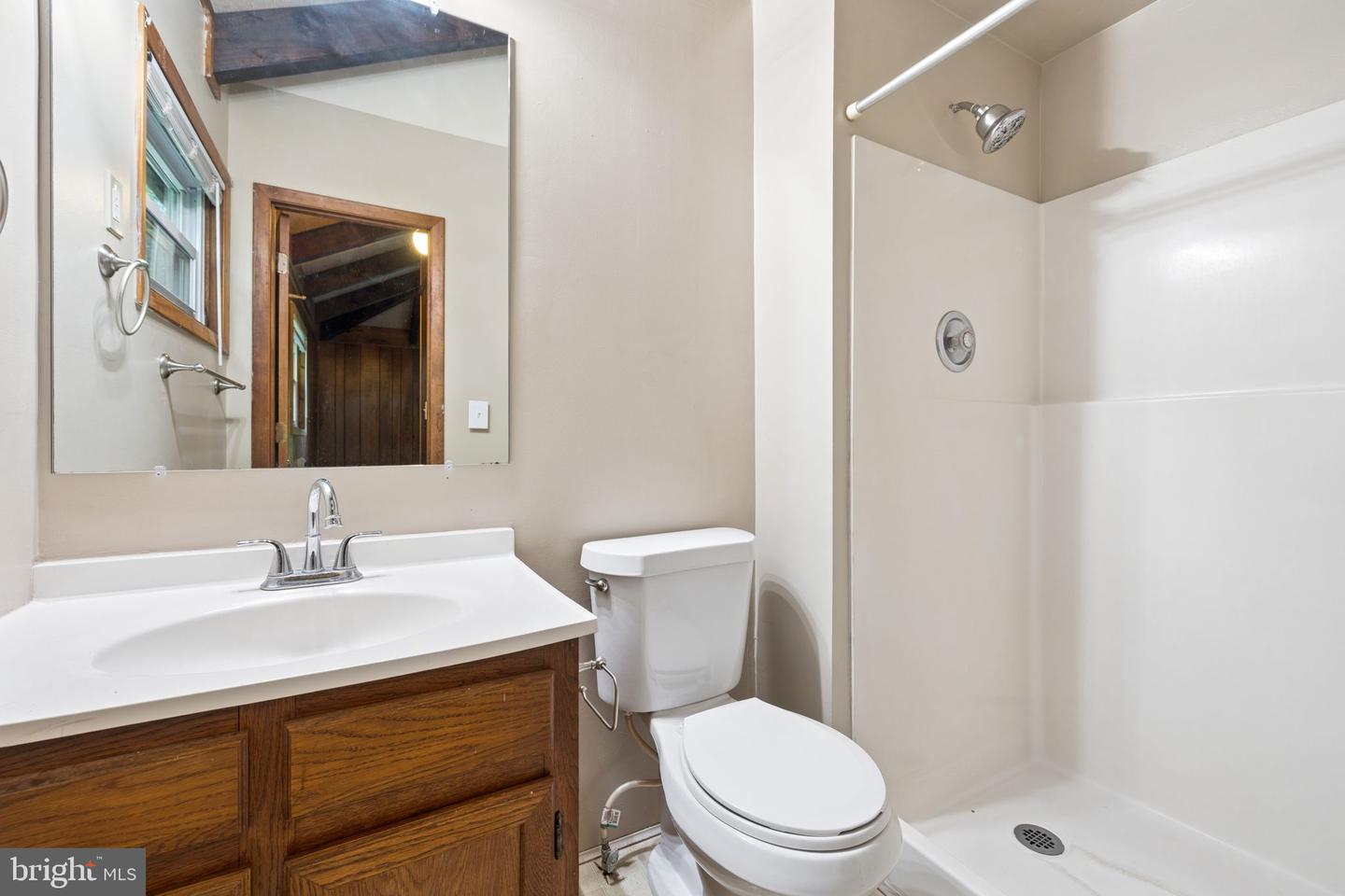 8297 Squires Ln Property Photo 16