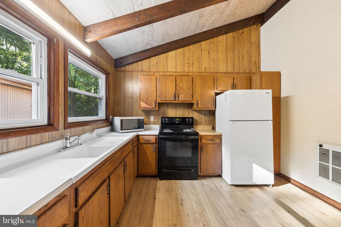 8297 Squires Ln Property Photo 25
