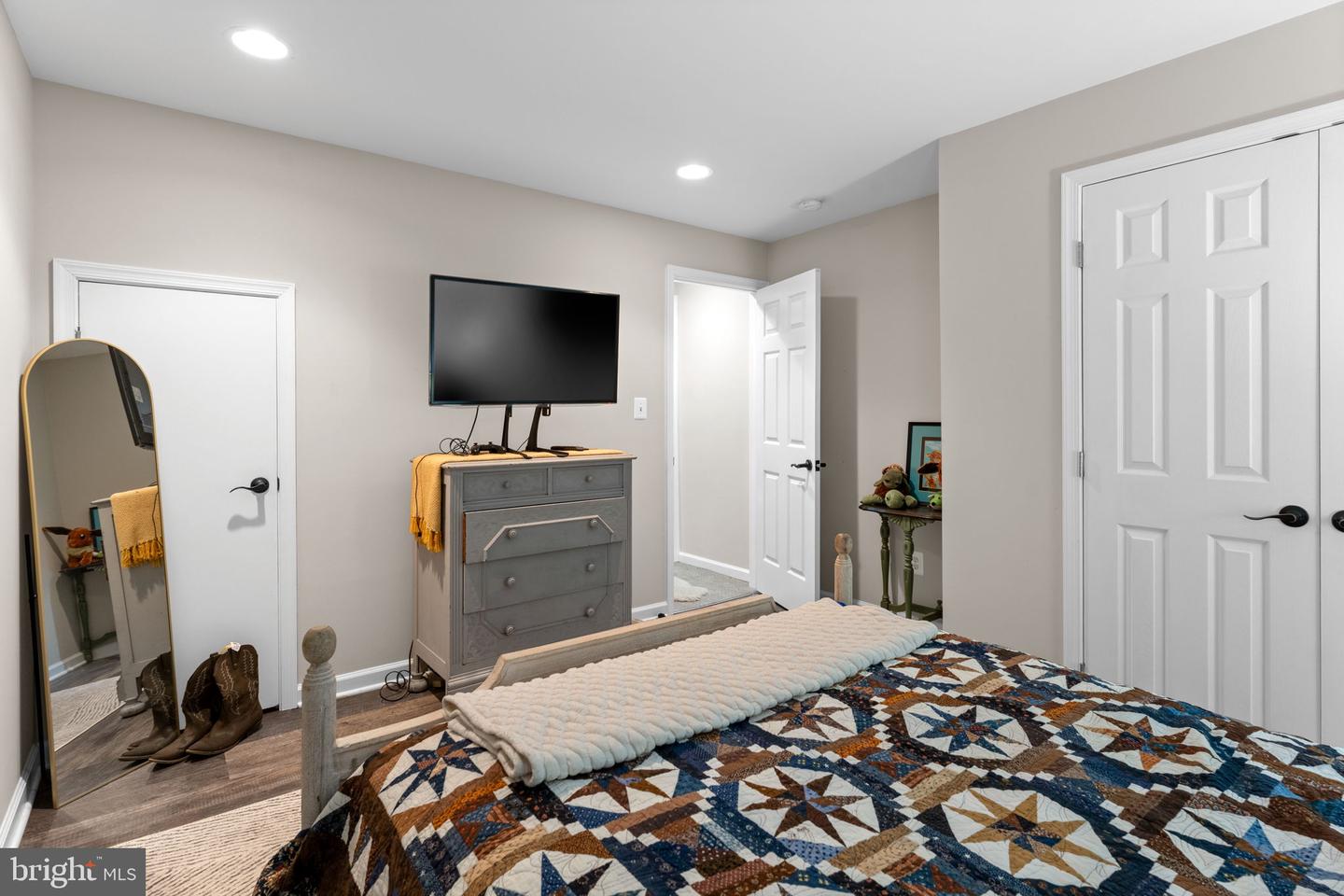 7154 Chesterfield Property Photo 92