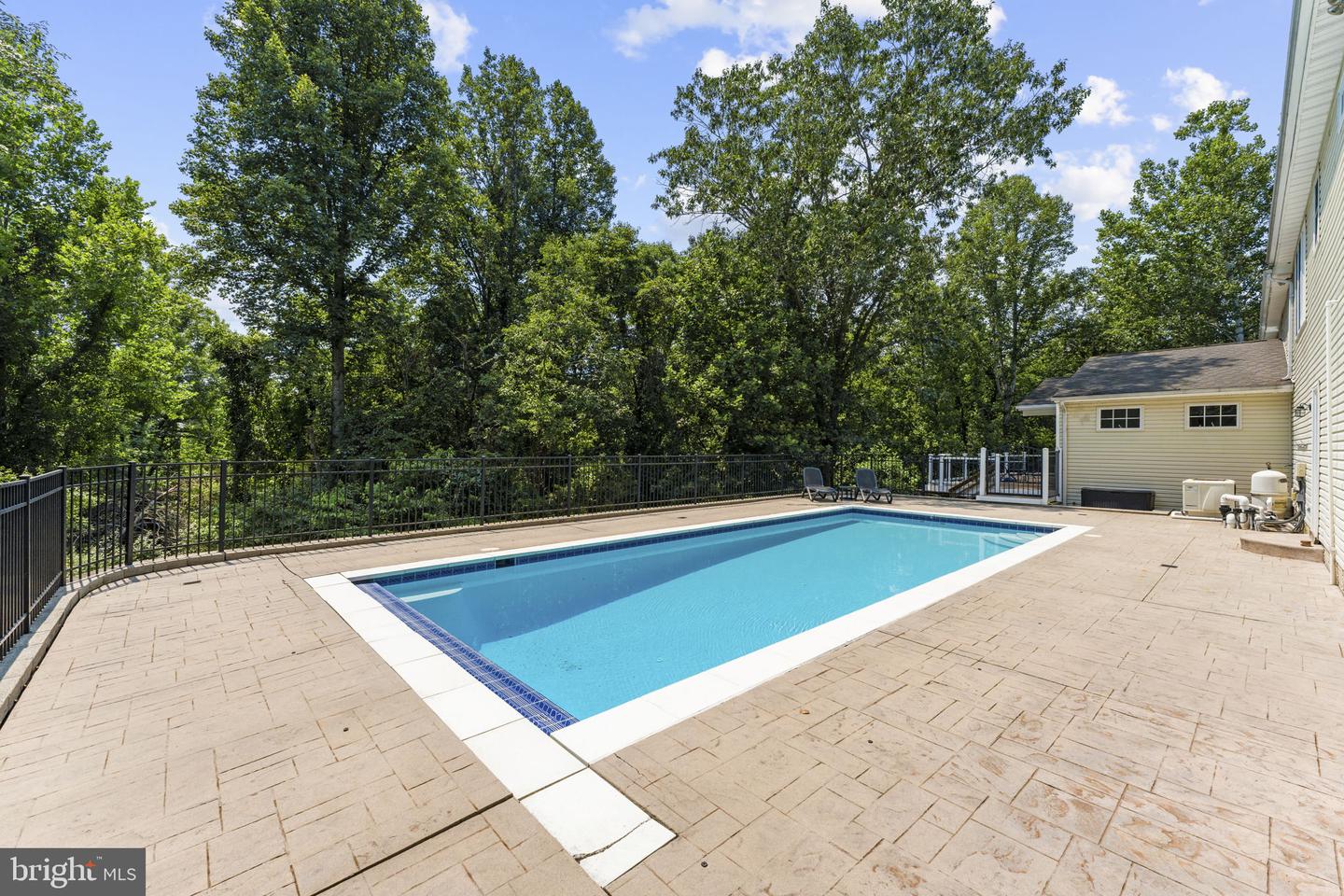 7154 Chesterfield Property Photo 114