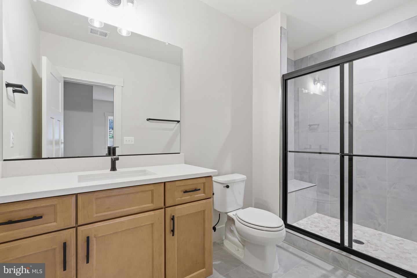 25 Fisher Ln Property Photo 18