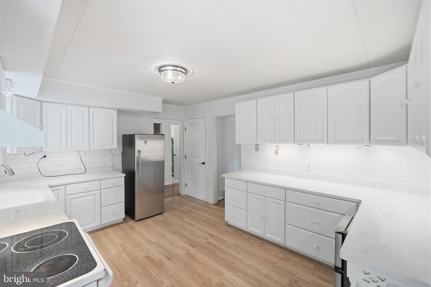 7238 Greenwich Rd Property Photo 11