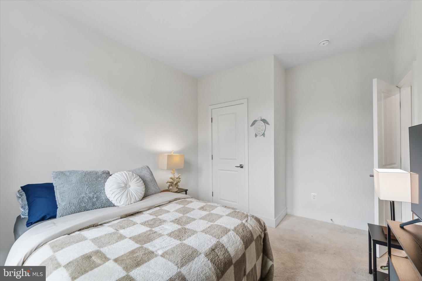 4256 Frost St Property Photo 5