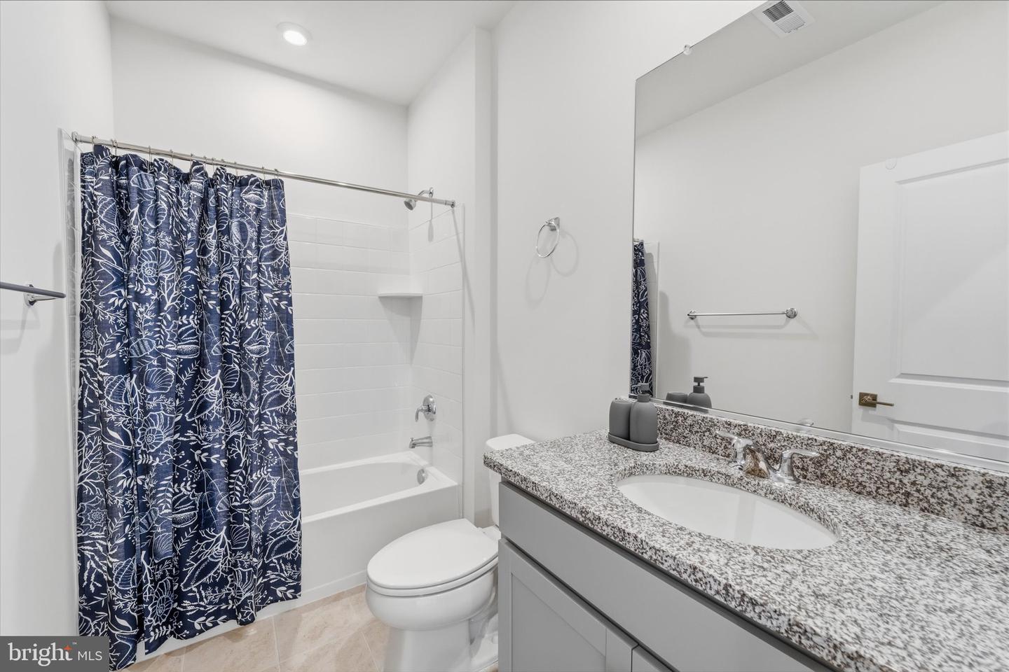 4256 Frost St Property Photo 6