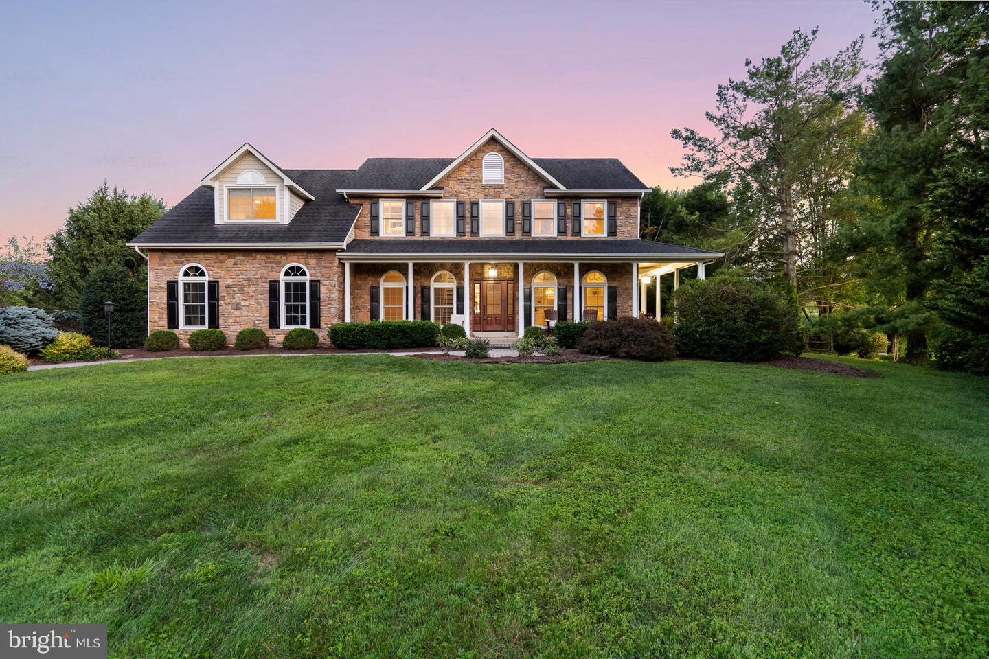 7203 LEETON CT