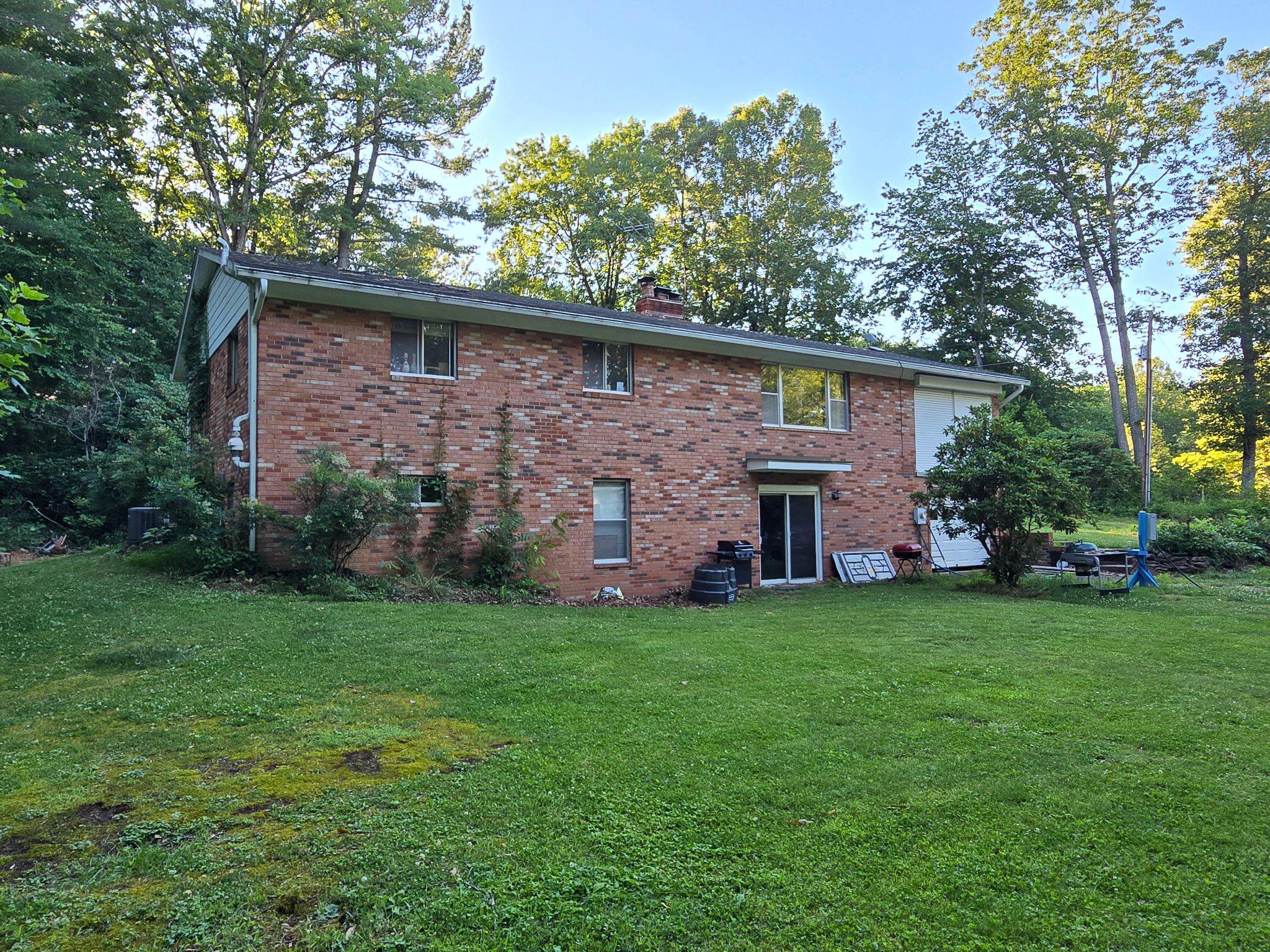 6301 Leeds Manor Property Photo 3