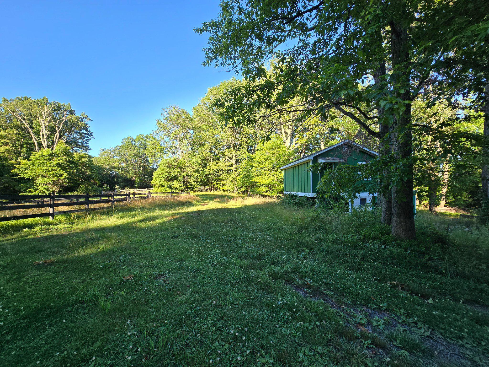 6301 Leeds Manor Property Photo 8