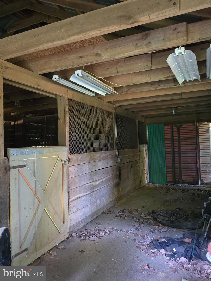 6301 Leeds Manor Property Photo 12