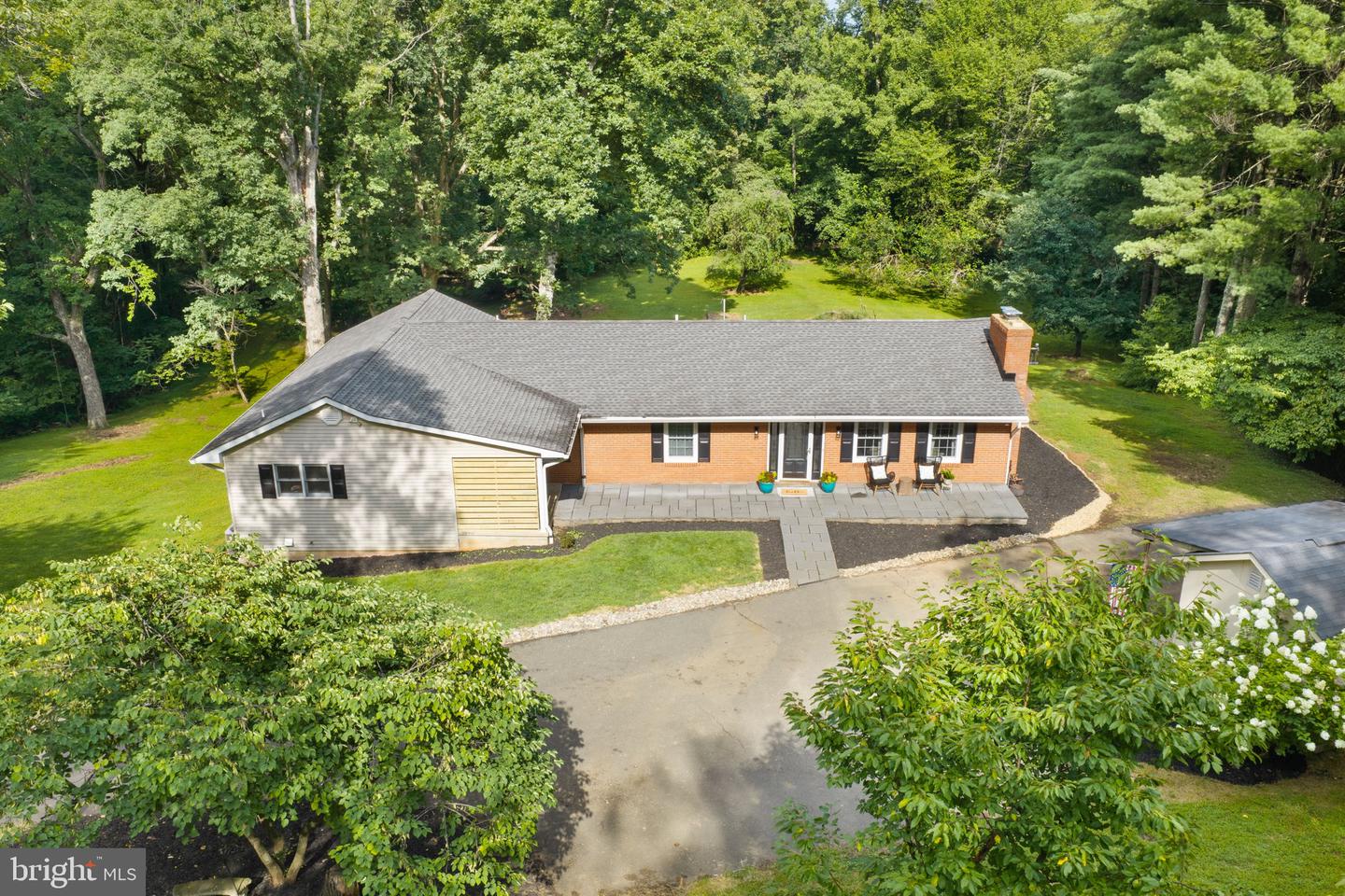 5290 HILLSIDE DR