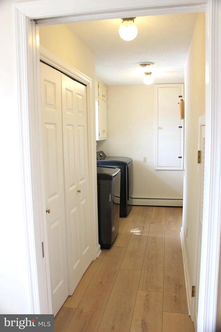 7787 Greenwich Rd Property Photo 12