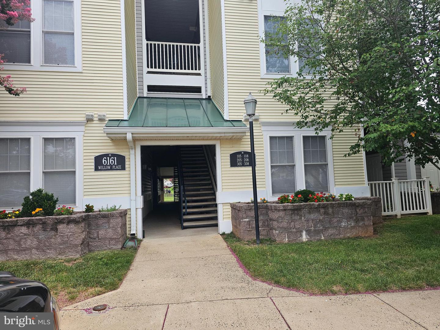 6161 Willow Pl #106 Property Photo 1