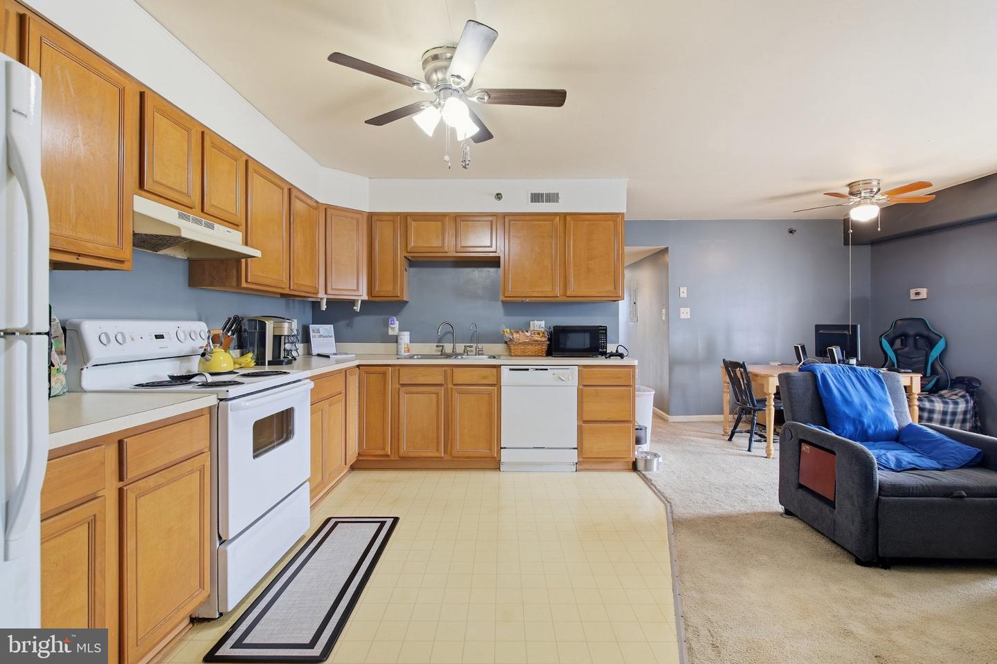 6403 Schoolhouse Rd #j Property Photo 6