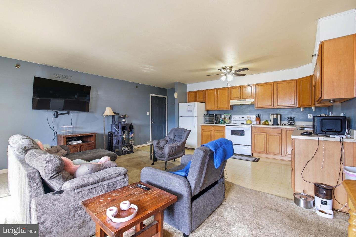 6403 Schoolhouse Rd #j Property Photo 8