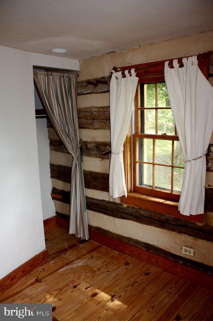 12498 Crest Hill Rd Property Photo 5