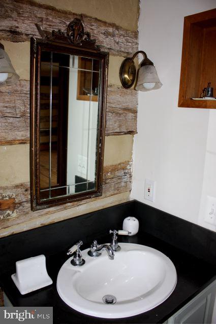 12498 Crest Hill Rd Property Photo 6