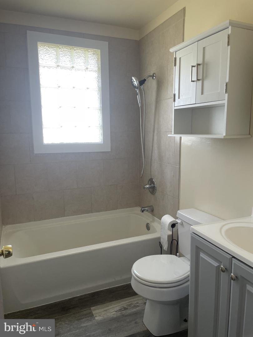 7364 Botha Rd Property Photo 4