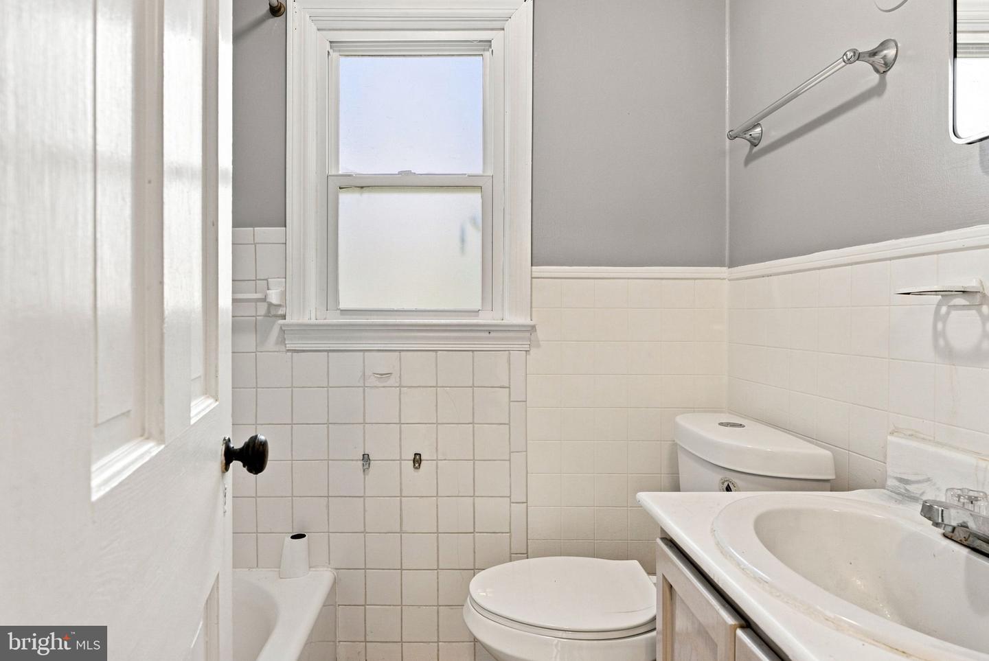 4400 Scotts Rd Property Photo 10