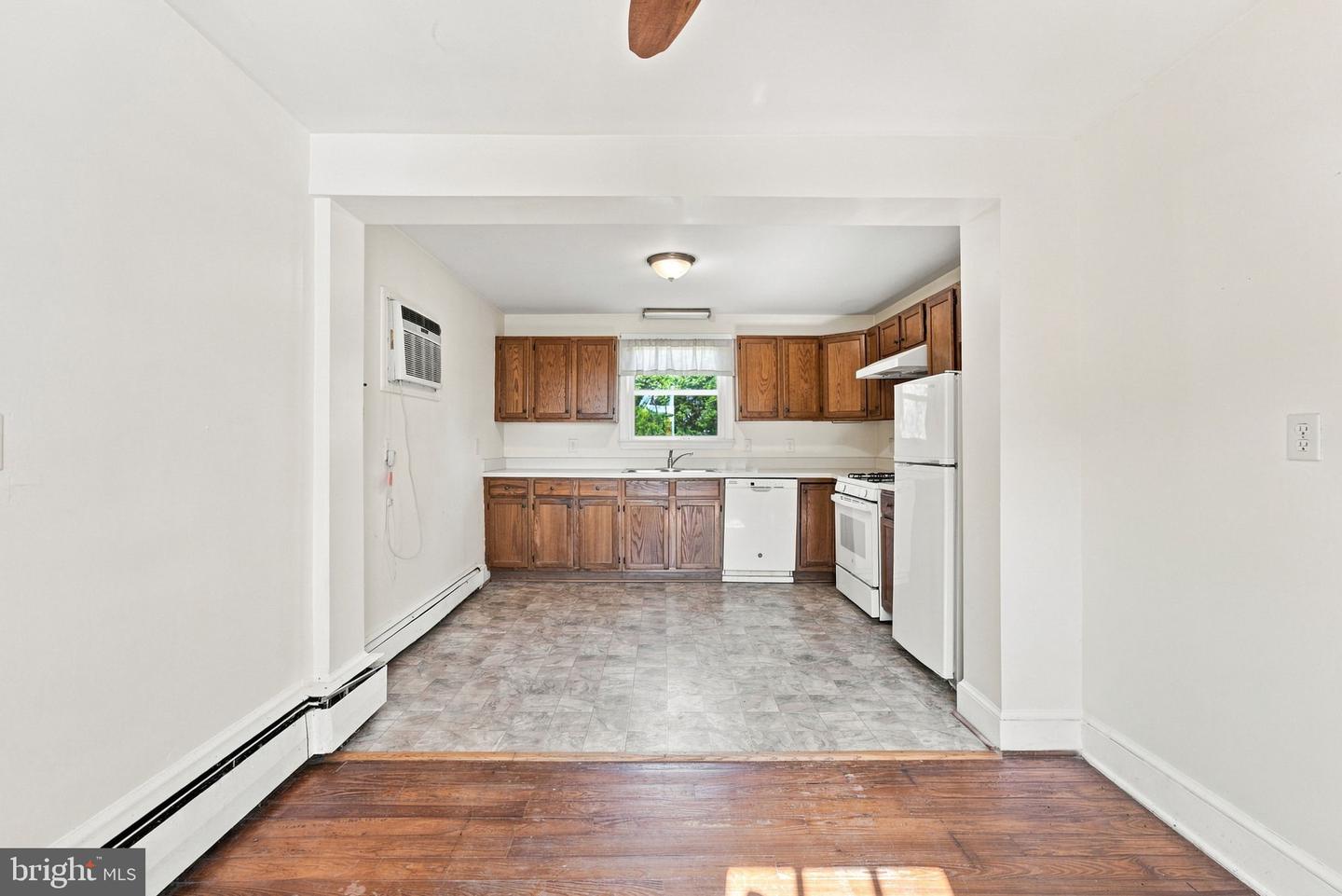 4400 Scotts Rd Property Photo 11