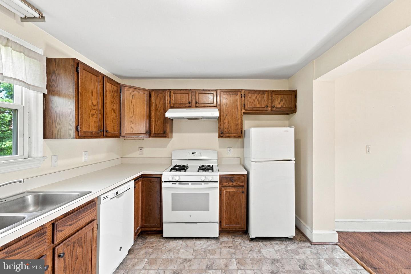 4400 Scotts Rd Property Photo 13