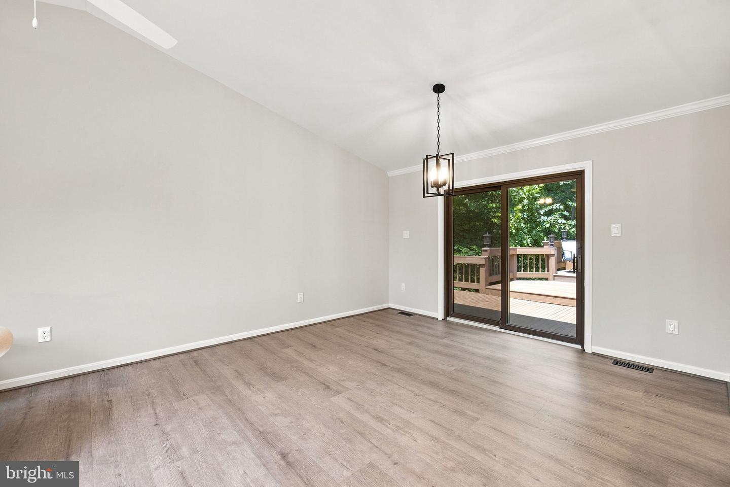 4368 Sunset Ct Property Photo 18