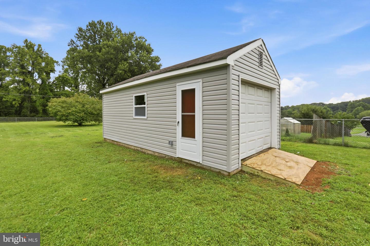 9787 Lees Mill Rd Property Photo 12