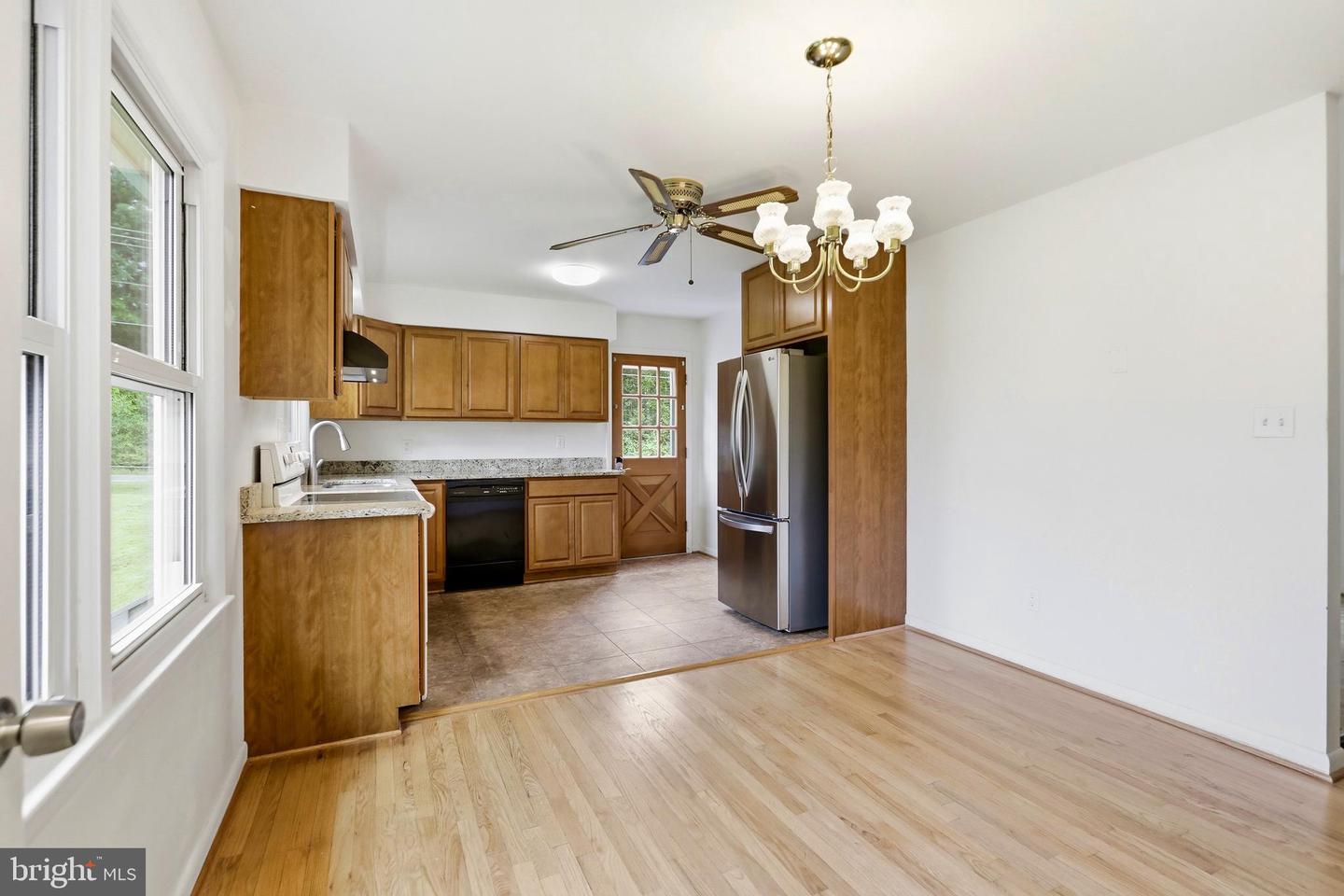 9787 Lees Mill Rd Property Photo 16