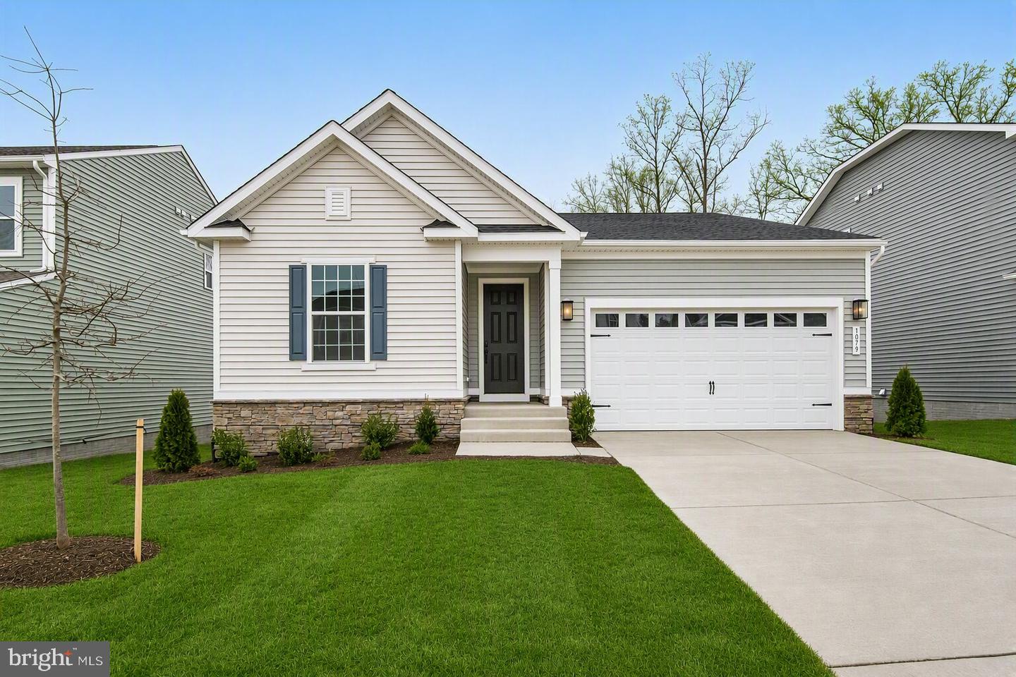 1079 Winter Pl Property Photo 1