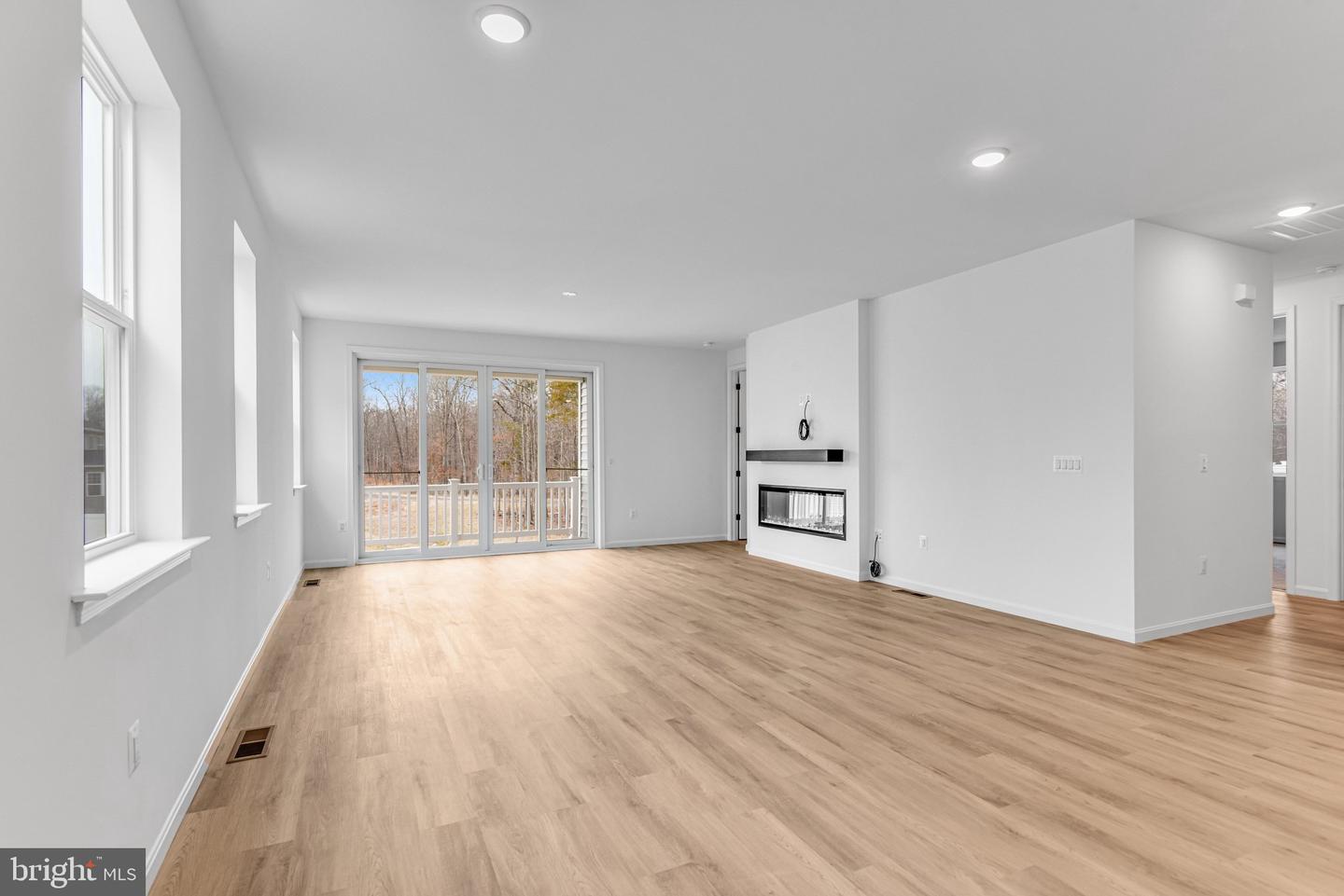 1079 Winter Pl Property Photo 10