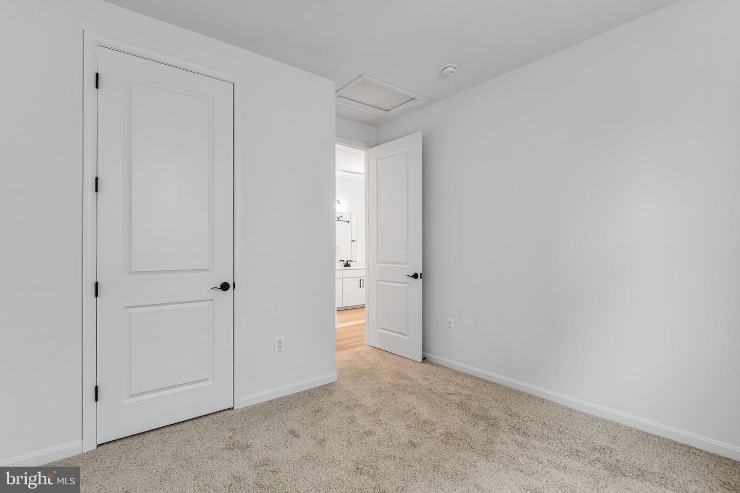 1079 Winter Pl Property Photo 13
