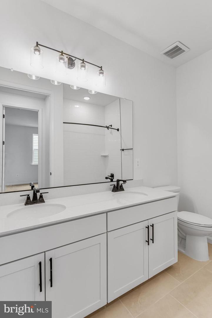 1079 Winter Pl Property Photo 17