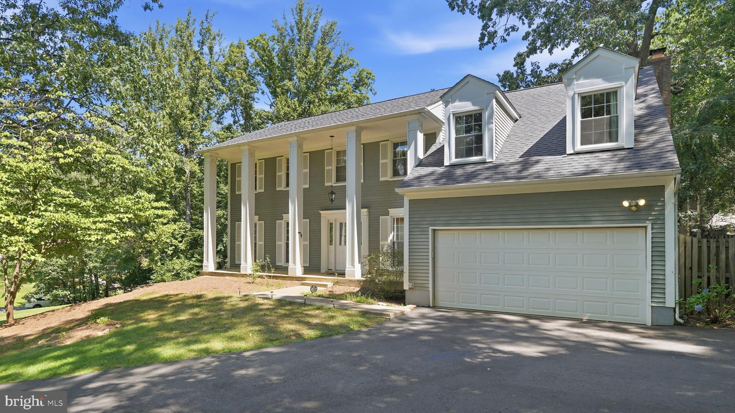 7407 Cedar Run Dr Property Photo 2