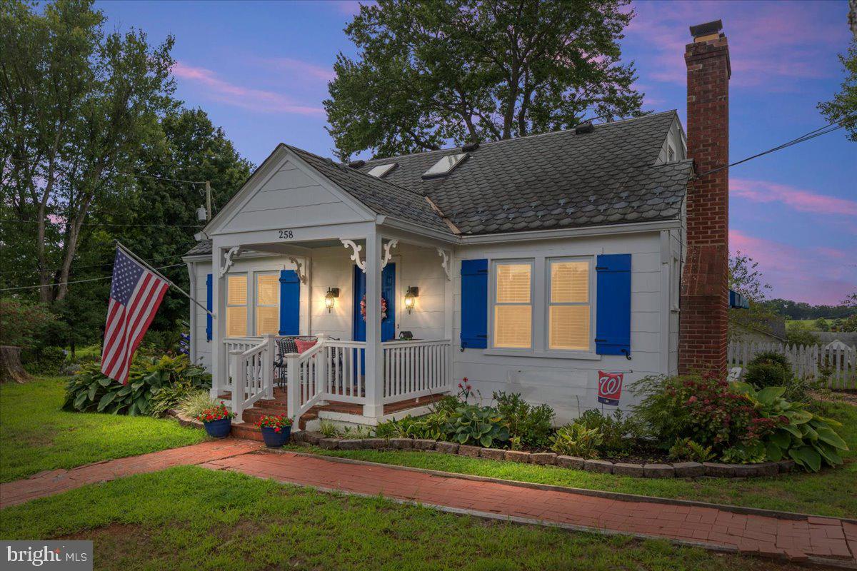 258 Jefferson St Property Photo 1