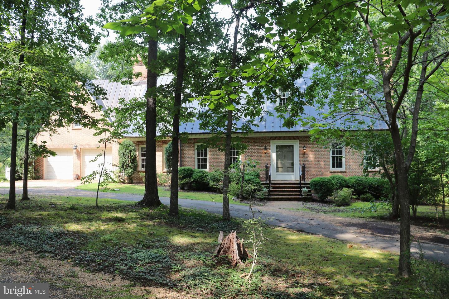 8000 Springhope Dr Property Photo 9