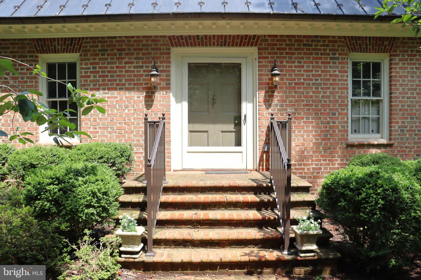 8000 Springhope Dr Property Photo 12