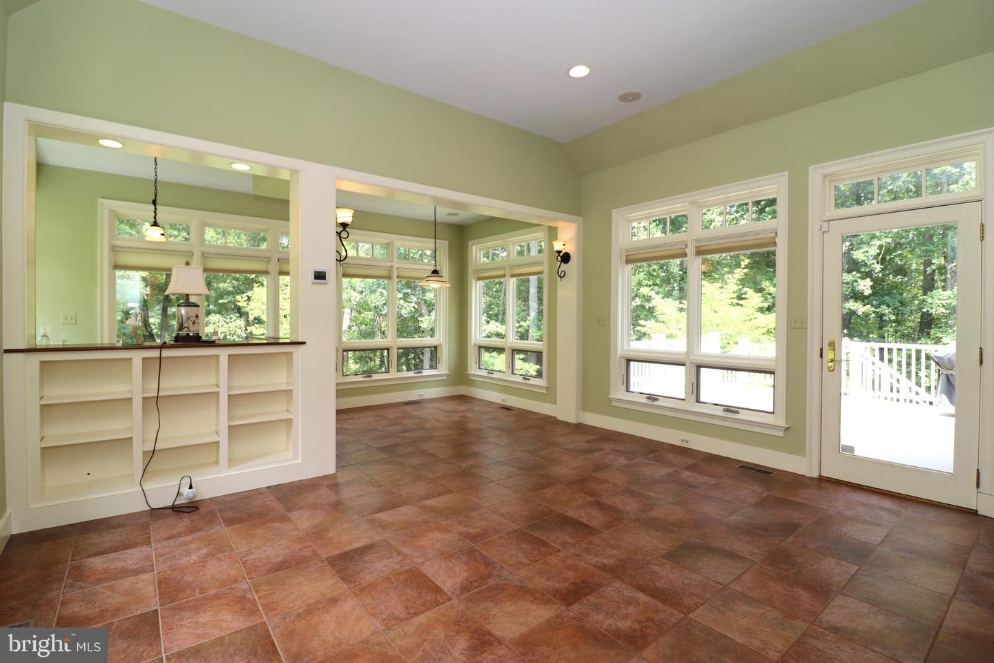 8000 Springhope Dr Property Photo 29