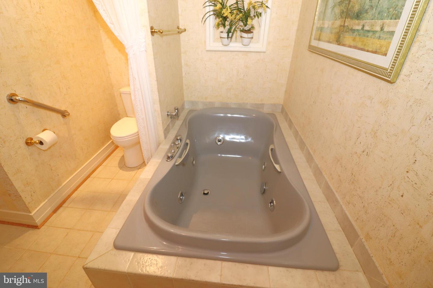 8000 Springhope Dr Property Photo 44