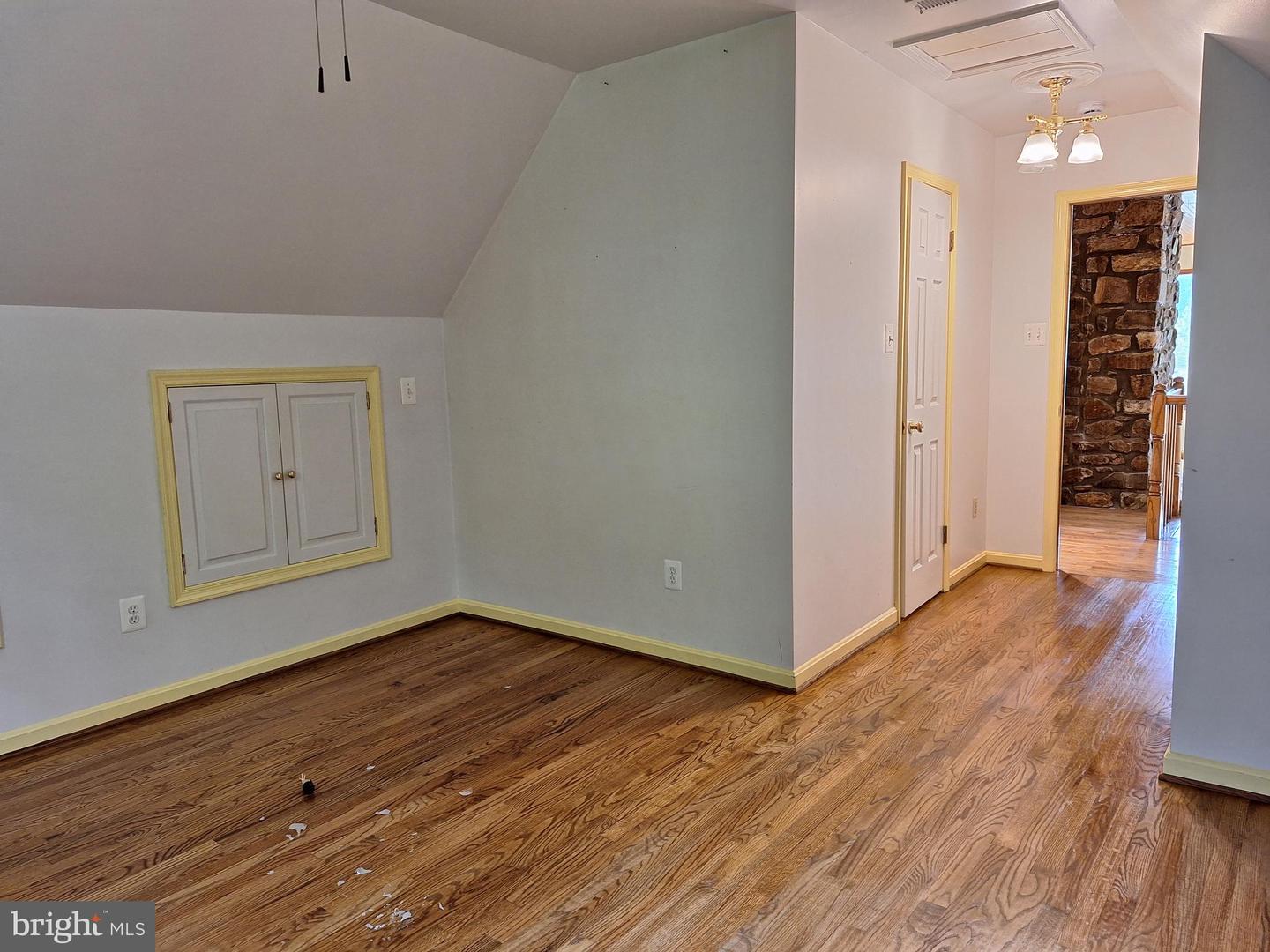9078 Knoll Run Ln Property Photo 31