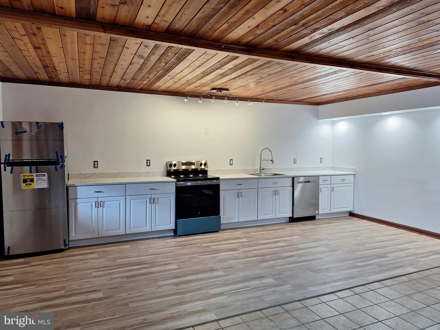 9078 Knoll Run Ln Property Photo 35