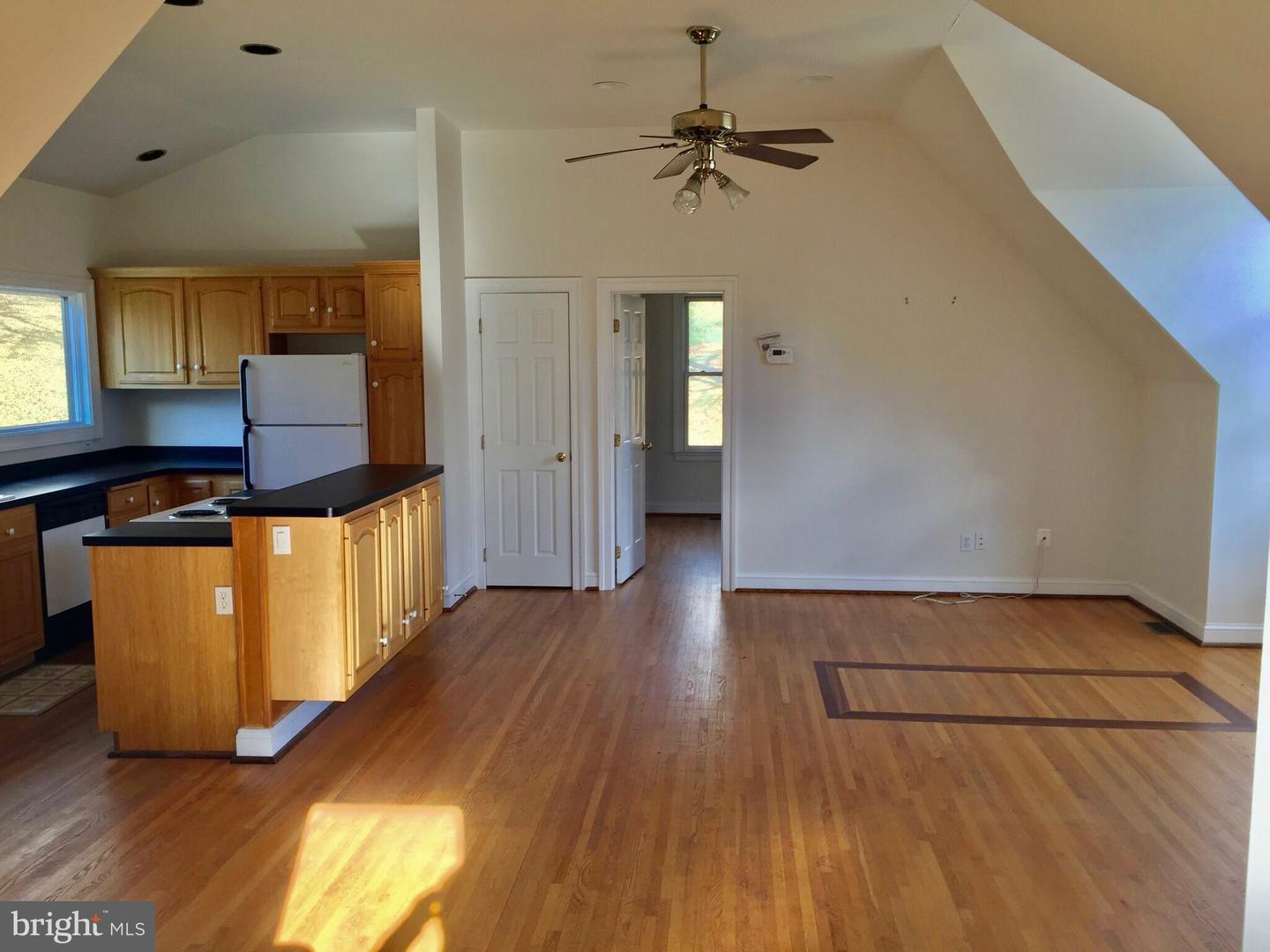 9078 Knoll Run Ln Property Photo 4