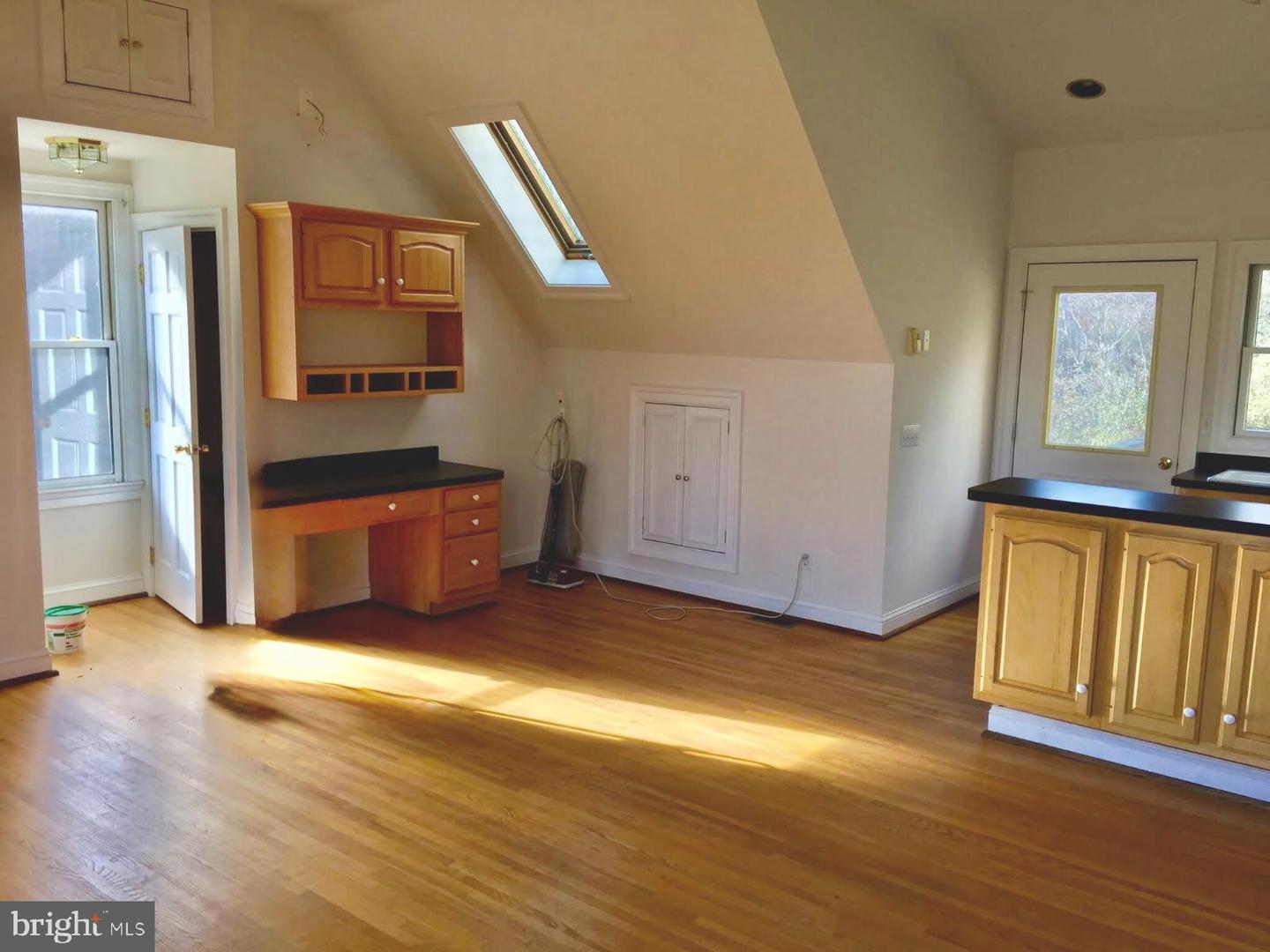 9078 Knoll Run Ln Property Photo 5