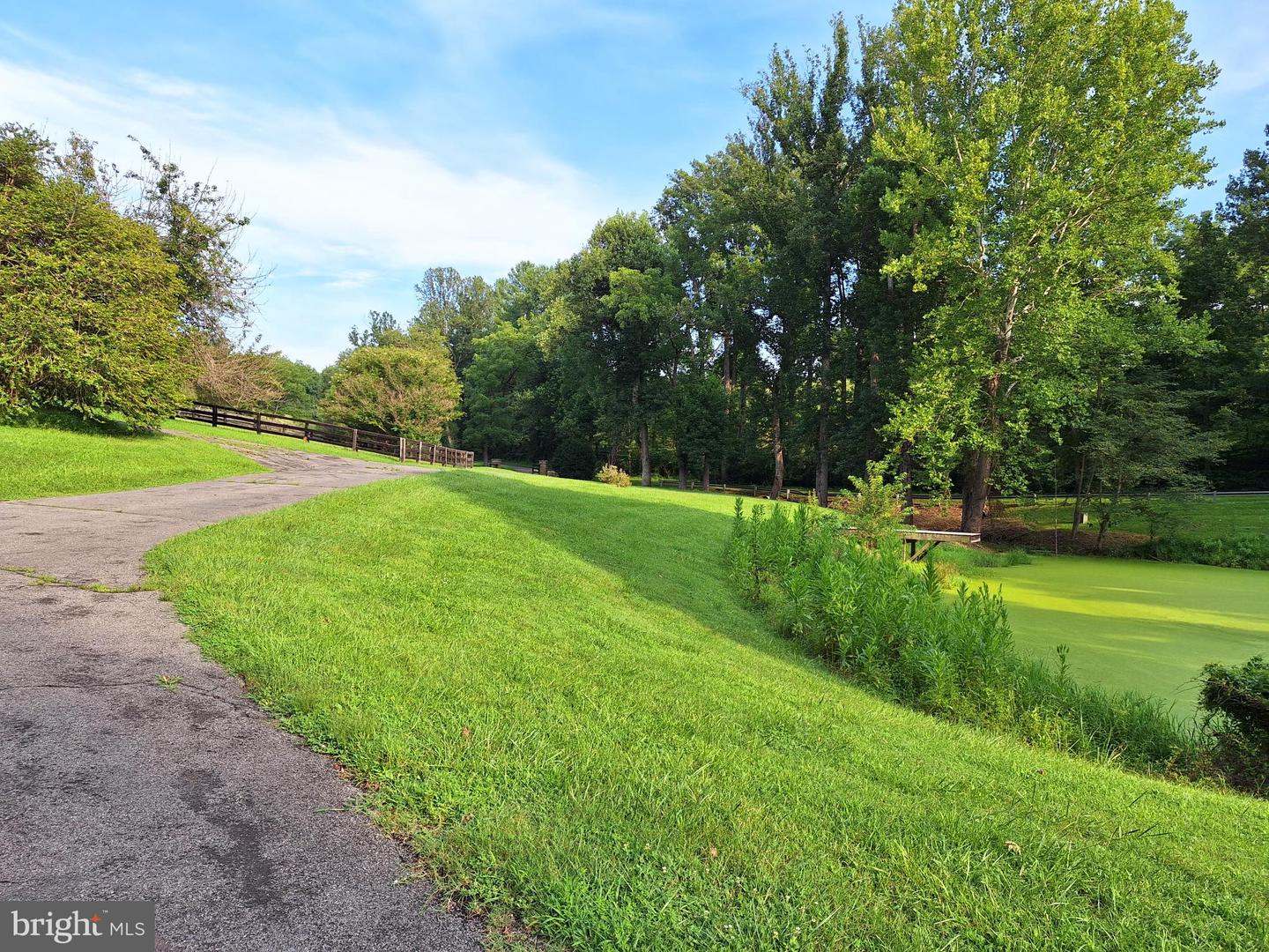 9078 Knoll Run Ln Property Photo 14