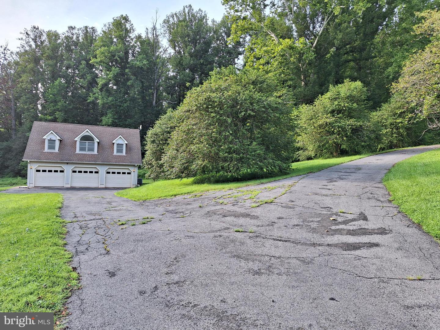 9078 Knoll Run Ln Property Photo 15