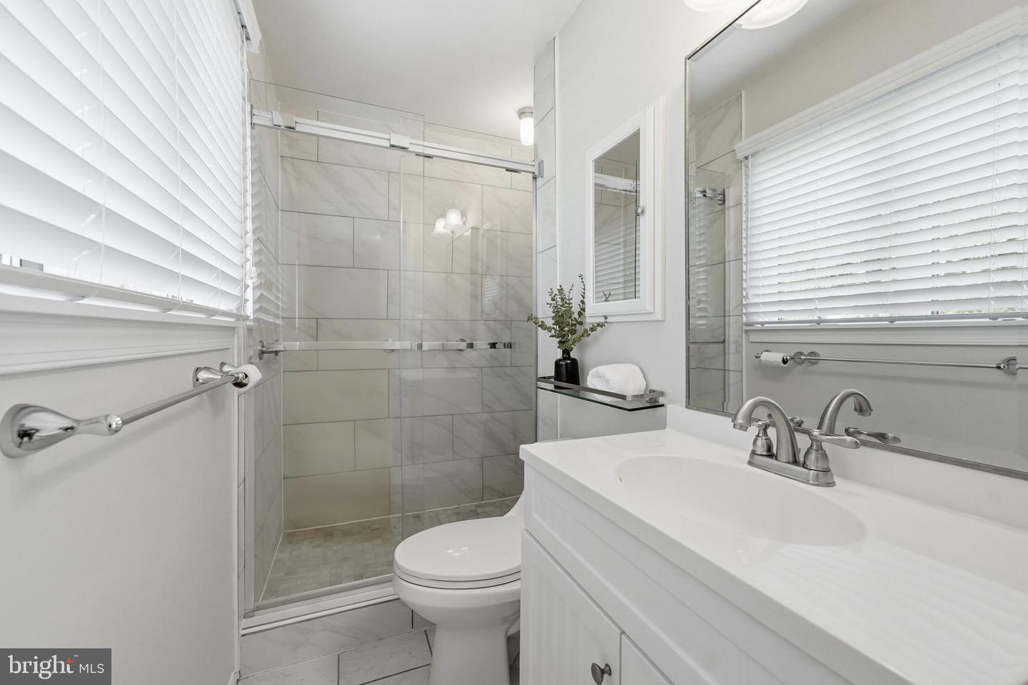 6412 Lancaster Property Photo 31