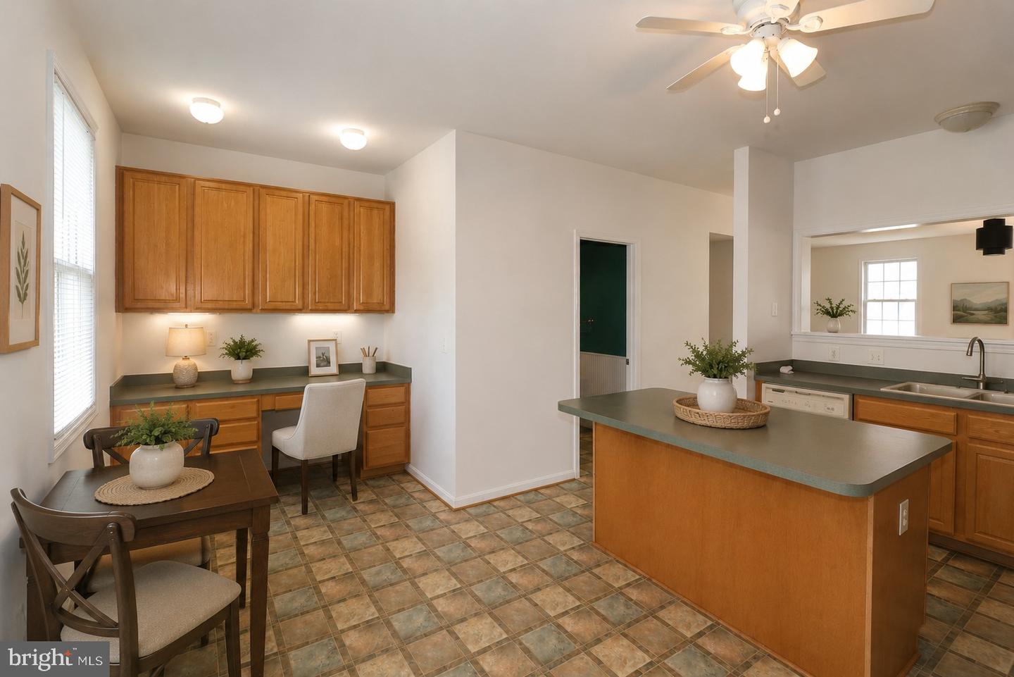 52 Quarterpole Ct Property Photo 13
