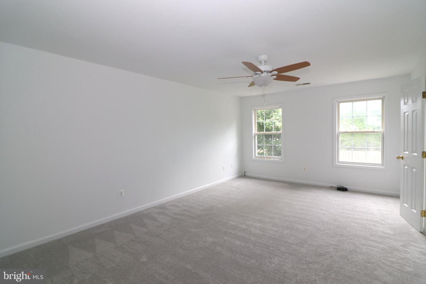 52 Quarterpole Ct Property Photo 15