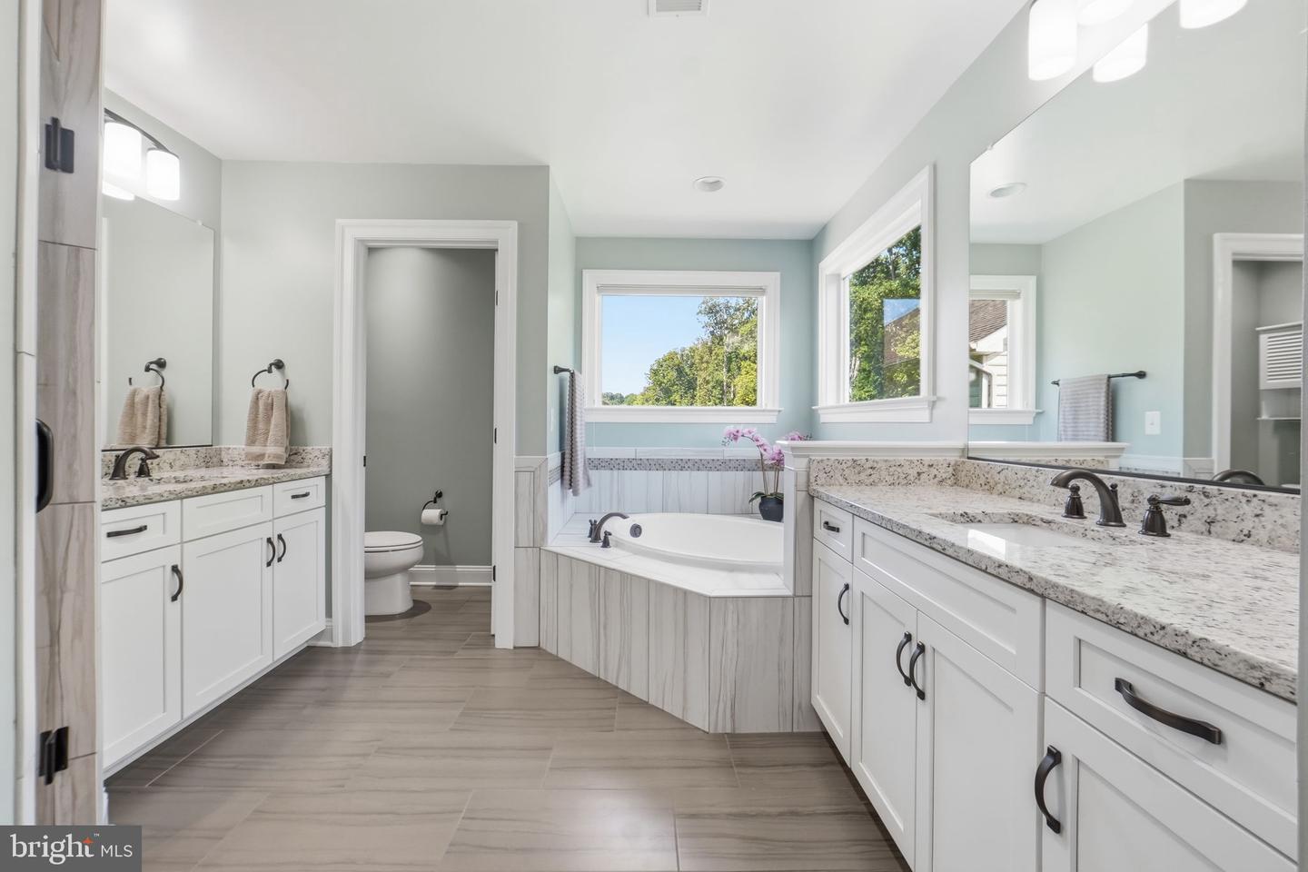 4863 Point Property Photo 5