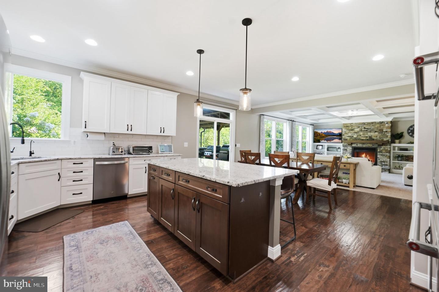 4863 Point Property Photo 14